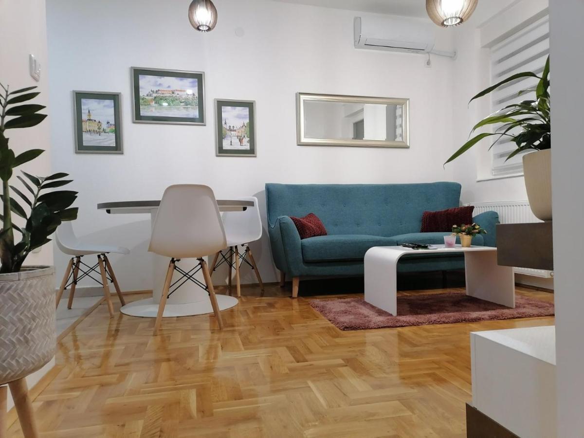 Carmen Deluxe Appartement Novi Sad Buitenkant foto